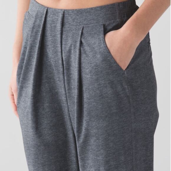 Lululemon Coal Grey & go Keepsake Studio Jogger Tech Pants sz 4 - Picture 14 of 16